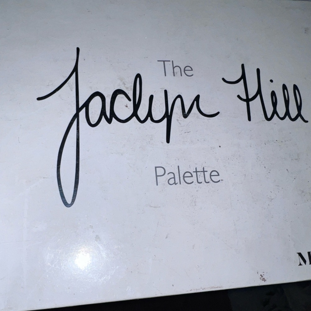 Jaclyn Hill eyeshadow palette